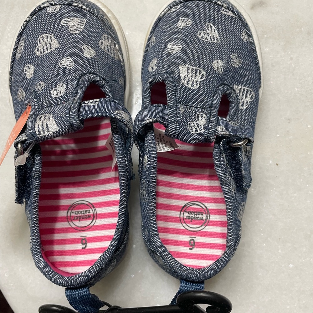 Kids shoes size 6